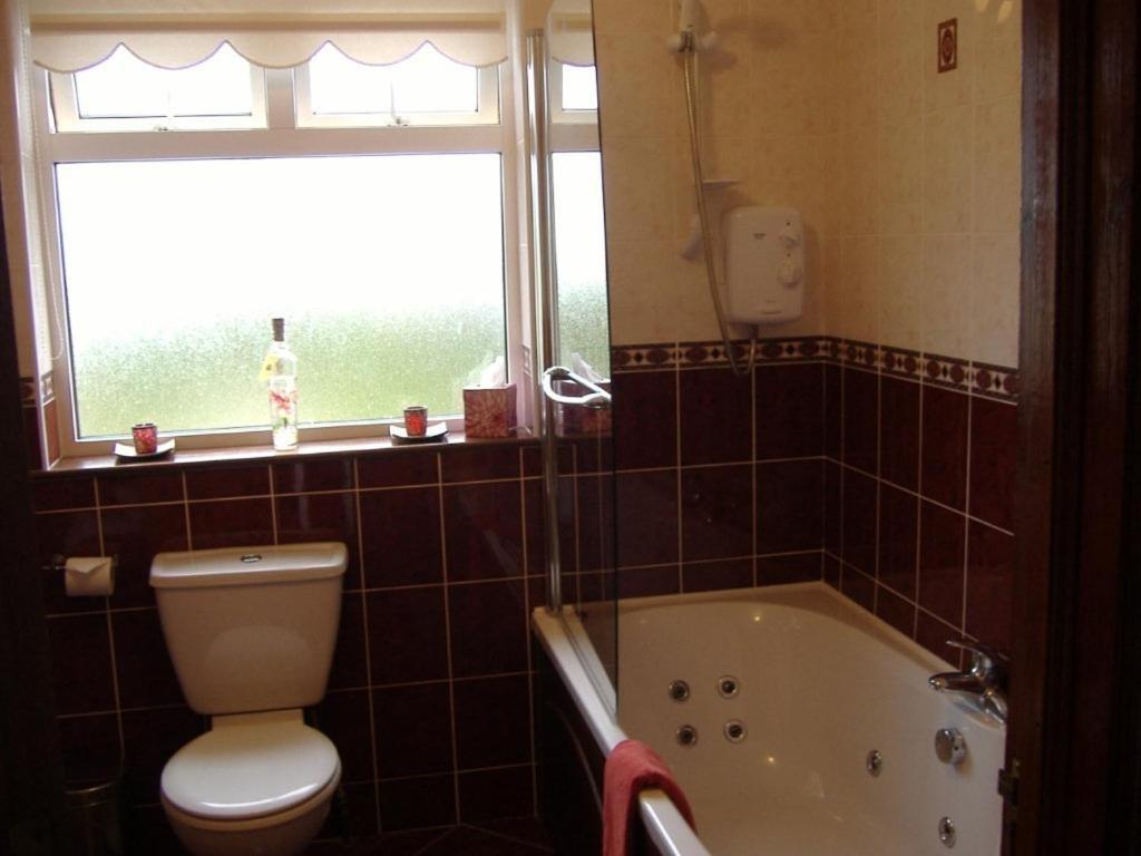 Riverwalk House B&B Oughterard Værelse billede
