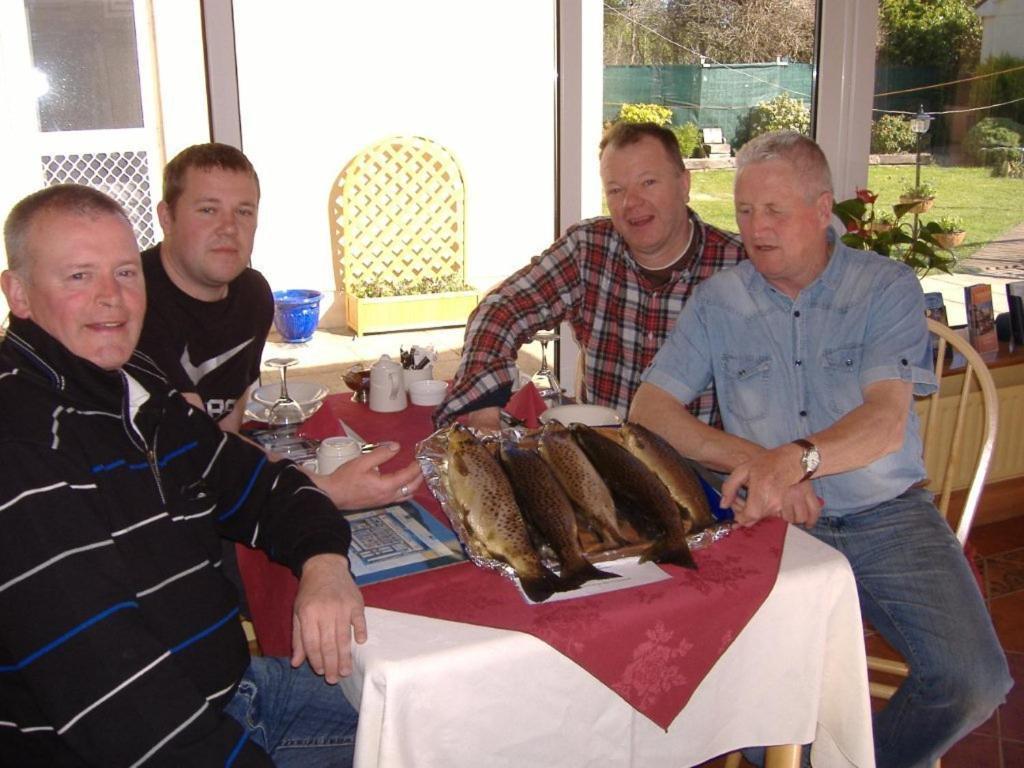 Riverwalk House B&B Oughterard Eksteriør billede